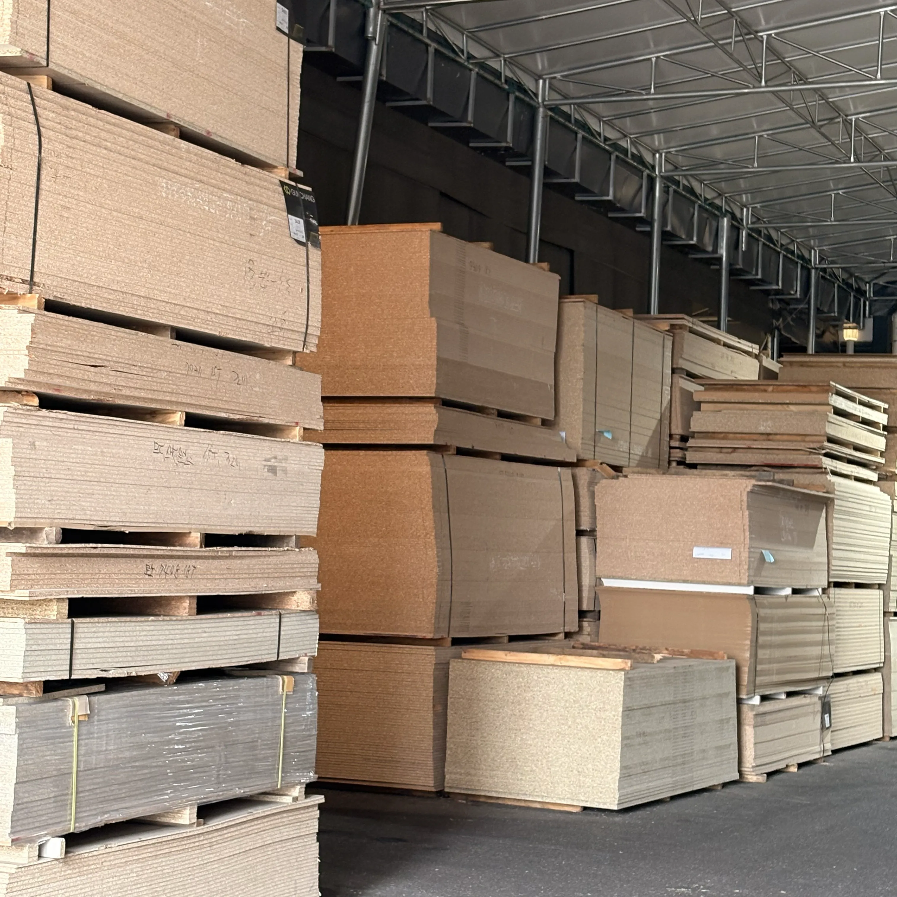 원자재 보관 구역 전경